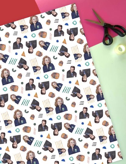 Discover X-Files Wrapping Paper Mulder & Scully 90s Gift Wrap for Sci-Fi Fans