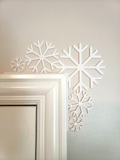 Discover Snowflake Door Corner Decor | Winter Holiday Accent | Elegant Snowflake Wall Decoration|Festive Entryway Decor|Winter Wonderland Home Decor