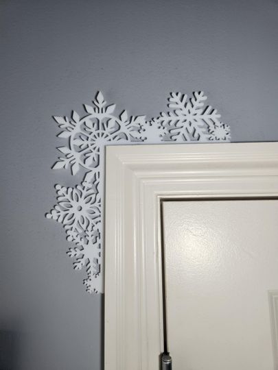 Discover Snowflake Door Decoration (New Acrylic Material)