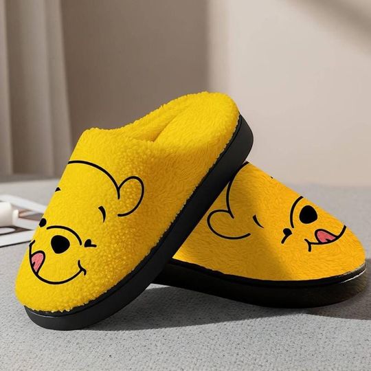 Winnie The Pooh Big Face Slipper, Pooh Bear with Bees Slipper, Vintage Disneyworld Slipper, Magic Kingdom, Disneyland Trip 02