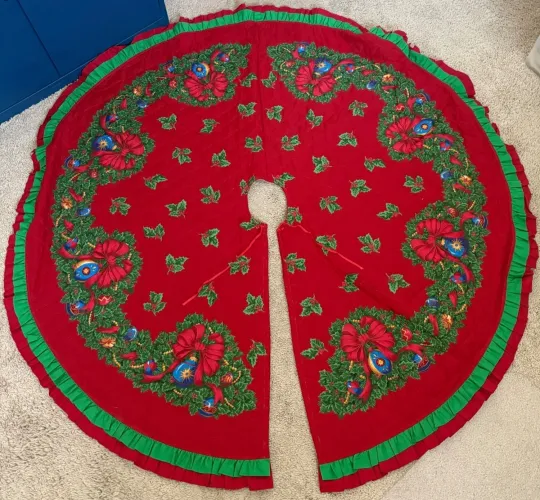 Discover Quilted Christmas Tree Skirt with Ruffled Edges Holly Red Green