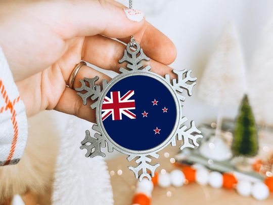 Discover NZ Travel Lover Christmas Holiday Keepsake, Country Flag, New Zealand Vacation Memory, Pewter Snowflake Decoration, Ornament with Gift Box