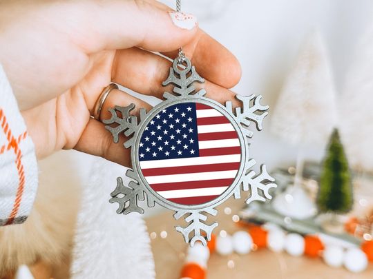 American Vacation Memory, USA Travel Lover, Pewter Snowflake Decoration, Christmas Holiday Keepsake, Country Flag, Ornament with Gift Box