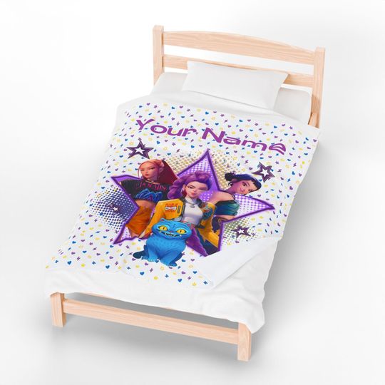 Discover Personalized Huntrix K-Pop Demon Hunters Velveteen Plush Blanket, White Anime Style Ultra Soft Throw