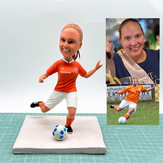 Discover Custom football player bobbleheads,personalised athlete bobbleheads,baseball player gifts, anniversary gifts,birthday gifts,athlete gifts