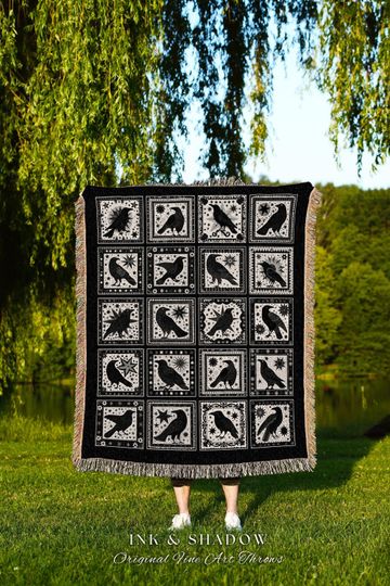 Discover Retro Gothic Crow Tapestry Blanket for Halloween Bedroom Decor