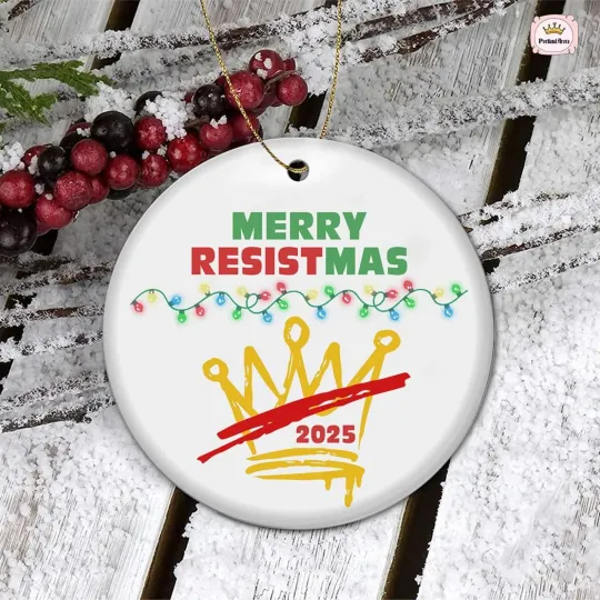 Discover Merry Resistmas 2025 Ceramic Christmas Ornament Political Frog Xmas Tree Decor