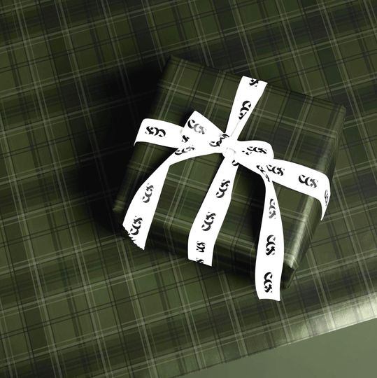 Discover Deep Green Tartan Plaid Wrapping Paper: Elegant Christmas Gift Wrap