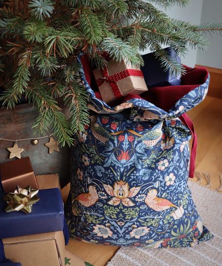 Discover Indigo William Morris Christmas Sack: Strawberry Thief Gift Bag