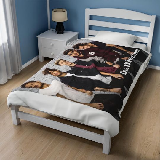 Velveteen Plush Blanket - One Direction Fleece Throw for Teenagers, Music Band Gift