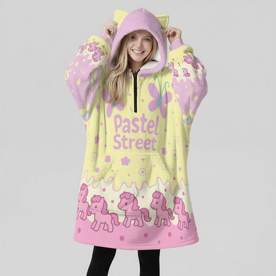 Discover Fluttershy Oversized Hoodie Blanket: Kawaii Anime MLP Cosplay - Unisex Streetwear Gift