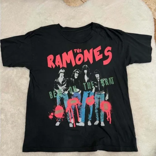 Discover Rare! Daydreamer Black Ramones Graphic T-Shirt Christmas