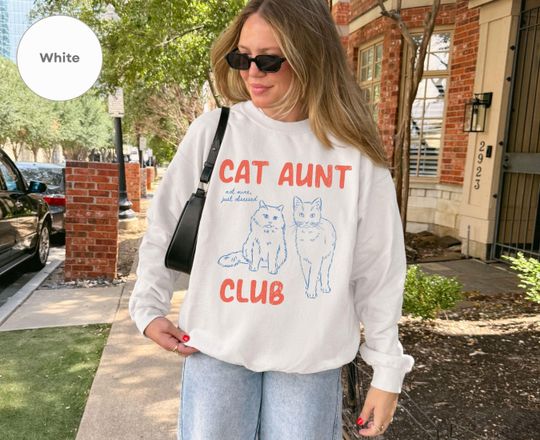 Discover Cat Aunt Sweatshirt, Aunt Sweater Gift, Cool Aunt Sweatshirt, Aunt godmother, Cool Auntie Club, Retro Cat Sweatshirt, Cat Lover, Friend Gift