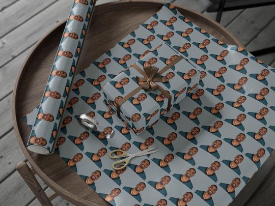 Discover Jalen Hurts Philadelphia Eagles Glossy Wrapping Paper