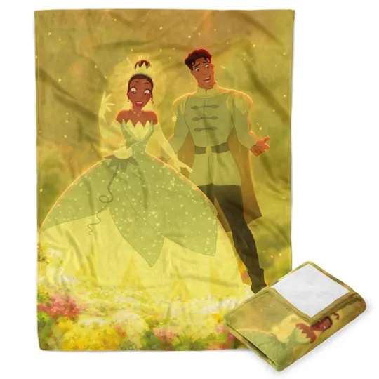 Discover Disney Princesses Oh My! Cozy Fleece Blanket