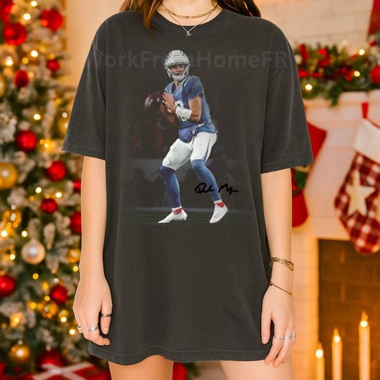 Discover Vintage Football Fan: Drake Maye 90s Style Shirt Christmas Gift