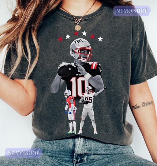 Discover Drake Maye Game Action Shirt,  Football Drake Maye Sweatshirt, Patriots QB Ready to Throw Tee, New England Football Playmaker Vintage Merch