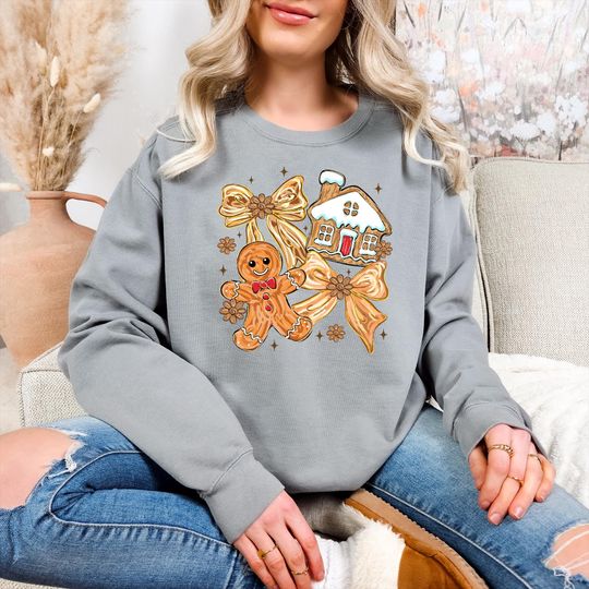 Discover Comfort Colors Gingerbread Xmas Coquette Shirt, Brushstroke Xmas Tee, Tis the Season T-Shirt, Merry Christmas Sweatshirt, Christmas Gift