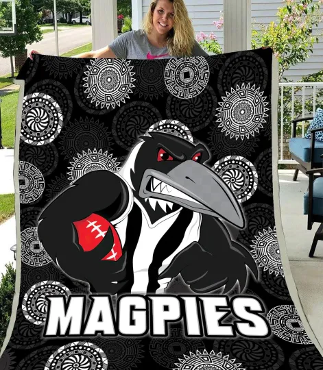 Discover Collingwood Magpies Fleece Blanket Gift for Fan