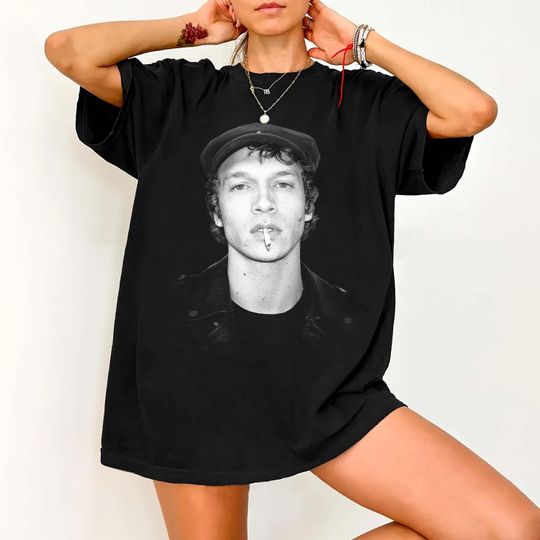 Discover Ilya Rozanov Smoking Shirt, Edgy Hockey Star Vintage Merch