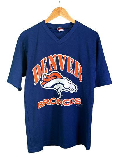 Discover Vintage 1998 Denver Broncos John Elway T-Shirt Size Medium