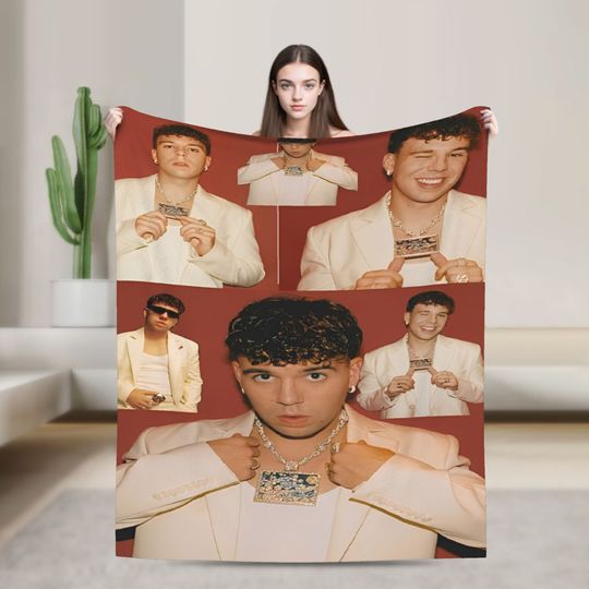 Discover Rapper Quevedo Spanish Singer Fleece Blanket