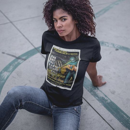 Discover Vintage Classic Sci-Fi Movie T-Shirt - "The Day the Earth Stood Still"