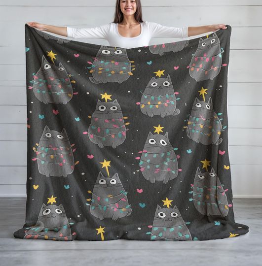 Discover Funny Cat Christmas Fleece Blanket with Cute Kitten in Christmas Lights and Holiday Design