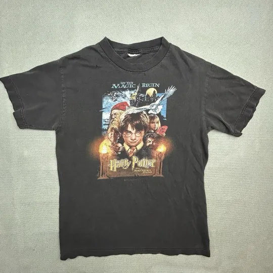 Discover Vintage 2001 Harry Potter And The Sorcerers Stone Movie Graphic T Shirt **READ