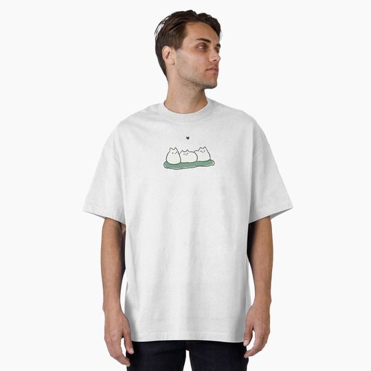 Discover Cats on a Green Blanket Oversized T-Shirt