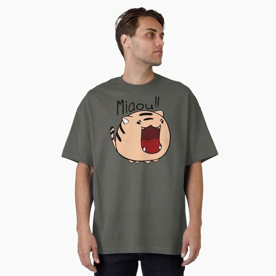 Discover Screaming cute cat Oversized T-Shirt