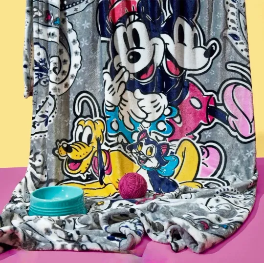 Discover VERA BRADLEY x DISNEY Mickey Mouse Piccadilly Paisley Plush Throw Blanket NWT