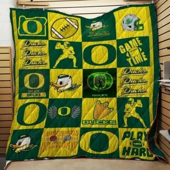 Discover Oregon Duck Fleece Quilt Blanket for Fans, Bedroom Decor, Family Gift