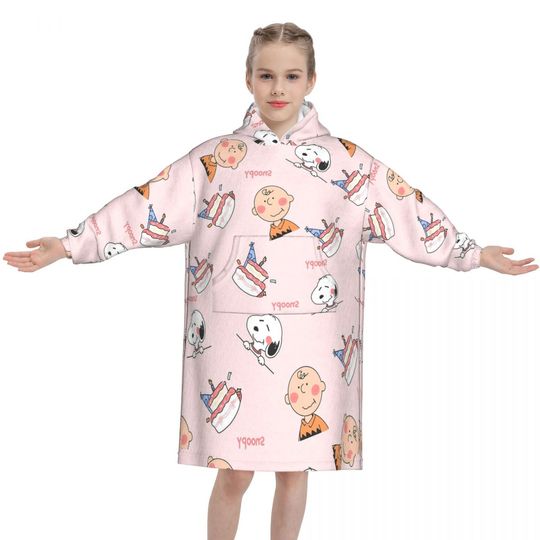 Discover Snoopys Cartoon Charlie Brown Large Blanket Hoodie Sweatshirt Comic Wearable Blanket Pajamas for Kid