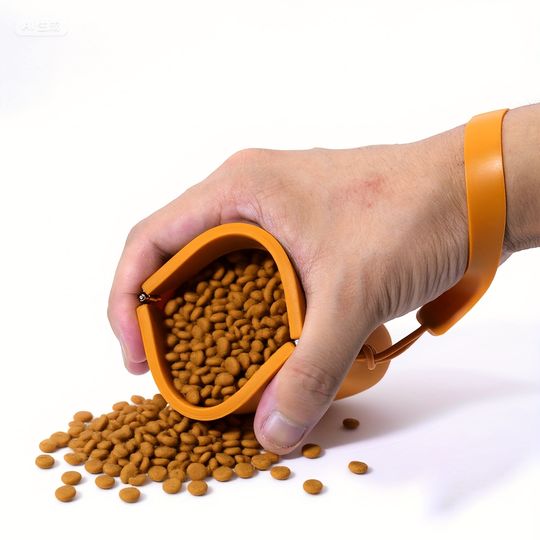 Discover 1 Silicone Dog Treat Pouch, Portable Pet Snack Bag - Easy to Clean & Waterproof for Outdoor Training, Pet Walking Essentials