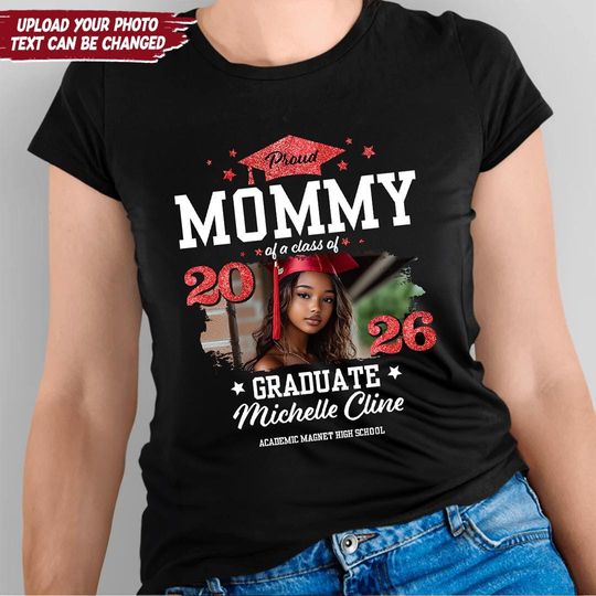 Custom 2026 Graduation Tee for Sister with Picture and Text, Personalized Ceremony Shirt for Family Support and Senior Celebration
