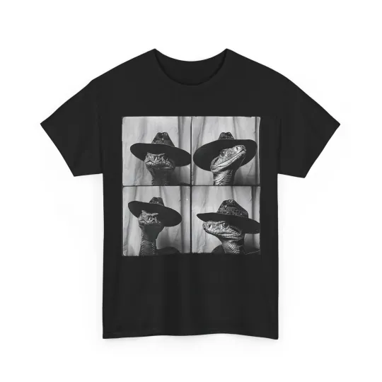 Discover Snake in Cowboy Hat Funny Animal Photobooth Snake Owner T-Shirt