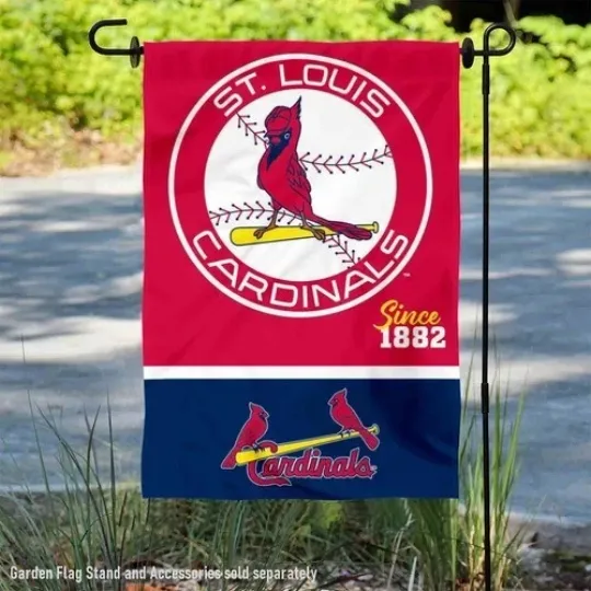 Discover Cardinals Retro Vintage Flag Graden Flag