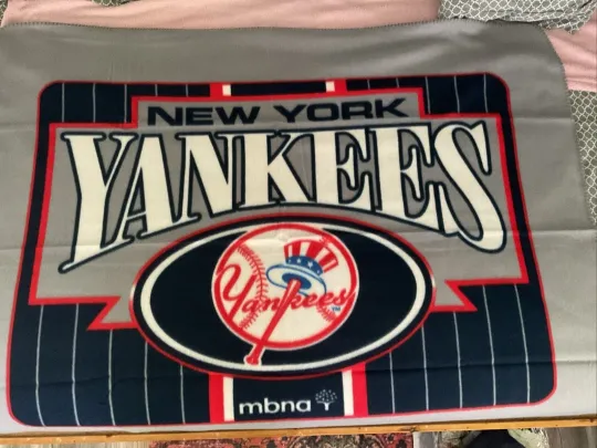 Discover New York Yankee MLB Fleece Throw Blanket 43x55”