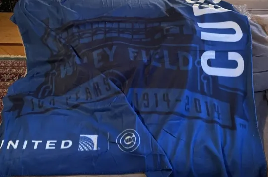 New fleece Blanket In Orig Plastic Chicago Cubs Wrigley 100 Years 1914-2014 SGA