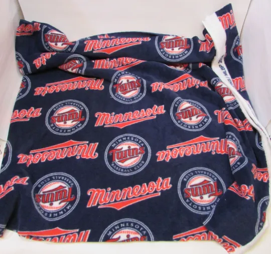 Discover Vintage 1990's MLB Minnesota Twins Soft Fleece Stadium Lap Blanket Throw 60" Sz
