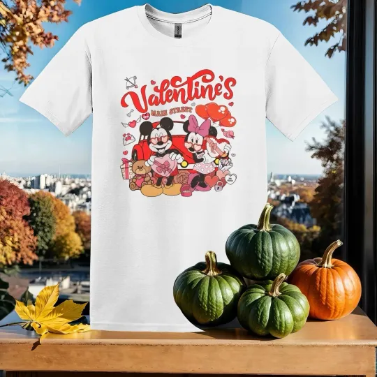 Discover Disney Mickey And Minnie Valentines T-shirt