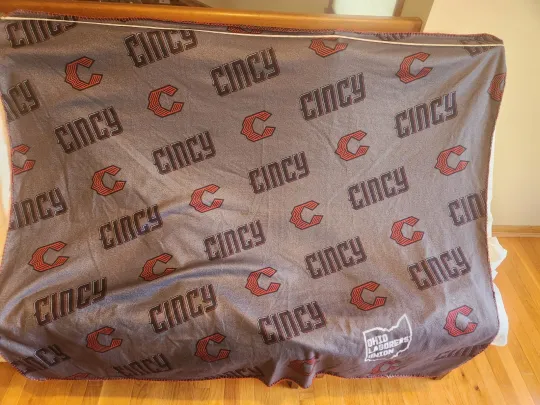 Discover Cincinnati Reds City Connect Fleece Throw Blanket Grey/Black/Red
