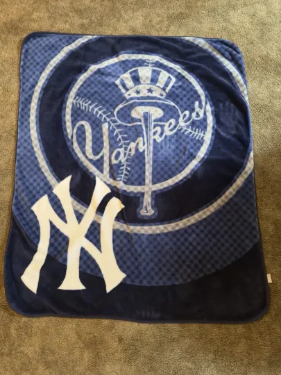 Discover Y2K New York Yankees Retro Logo Spell Out MLB Soft Fleece Plush Throw Blanket