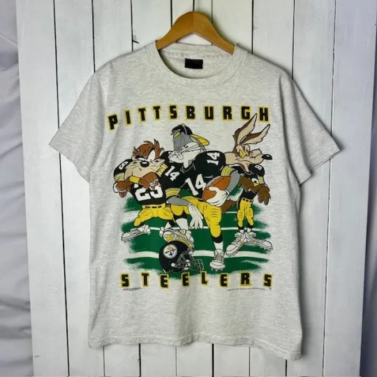 Pittsburgh Steeler football Football Looney Tunes T shirt Football Team HN4061