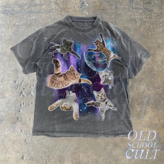 Discover Cats Floating In Galaxy Vintage 90s T-Shirt, Retro Funny Cat Unisex Tshirt,, Funny Cat Meme Shirt, Kitten Lovers Tee, Trippy Graphic Shirt