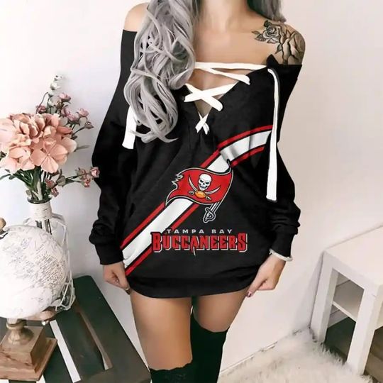 Tampa Bay Buccaneers Lace-Up Sweatshirt