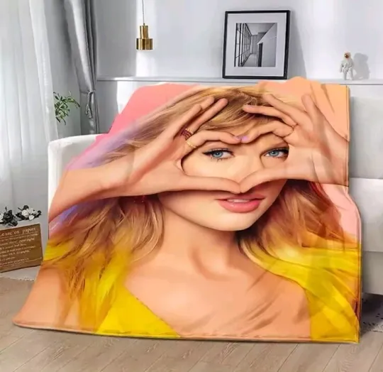 Discover Swift Cosy Blanket