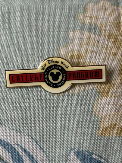 Discover rare Walt Disney World College program pin Earning Living Learning
