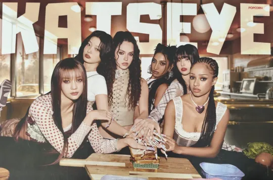 KATSEYE Poster - Fan Merchandise Star Foto Collection Clippings Girl Group